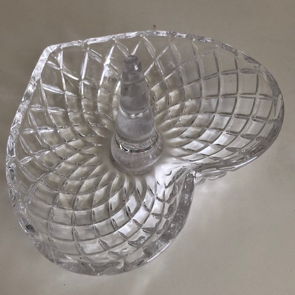 Crystal Cut Heart Shaped Jewlery Holder Trinket Dish 4 1/2” x 4” approx Glass - Picture 7 of 10